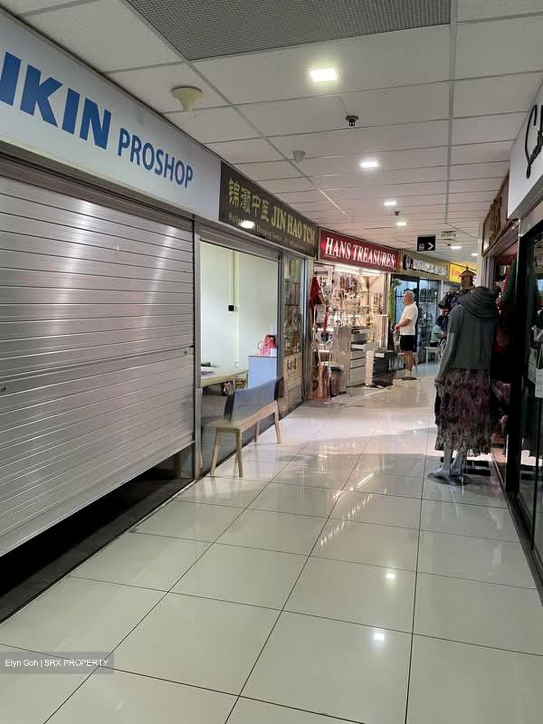Holland Road Shopping Centre (D10), Retail #564738241